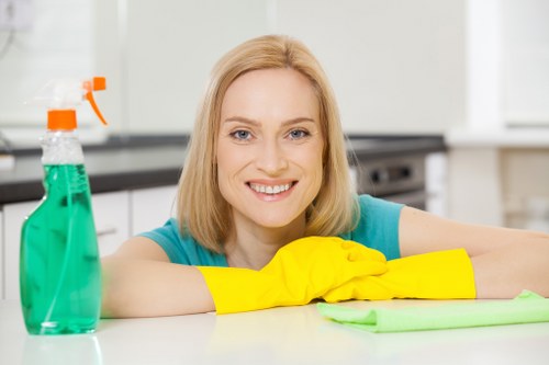 Rug cleaning for flats, terraces, and commercial spaces in CR0